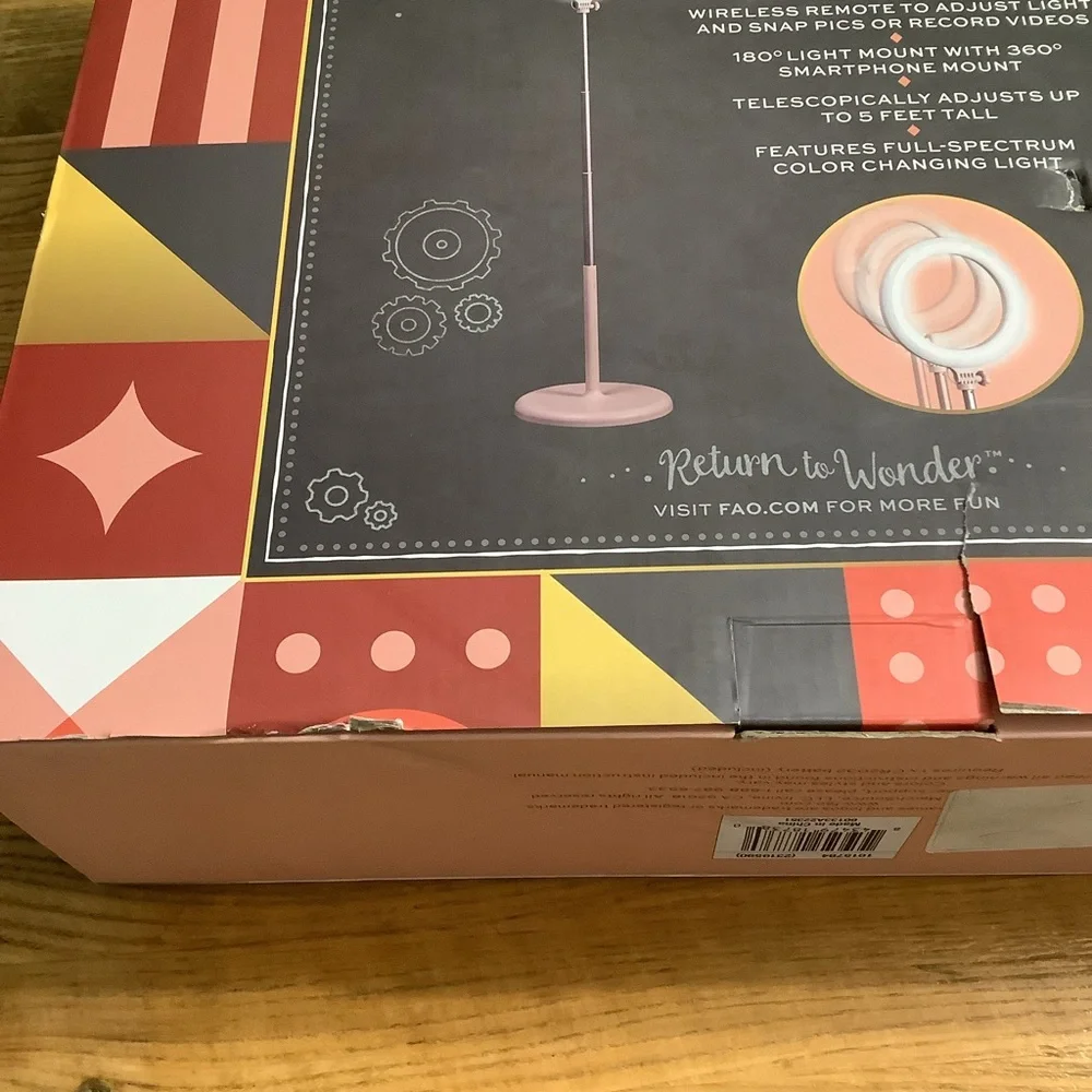 FAO Schwarz Social Star Selfie Light Stand with Remote